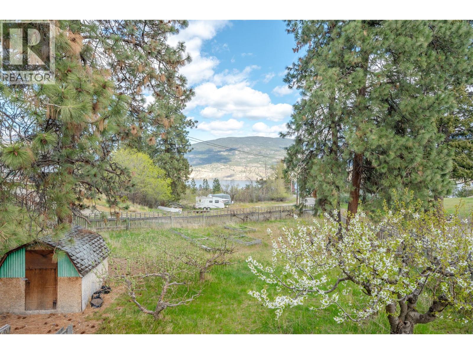 15489 Mellor Road, Summerland