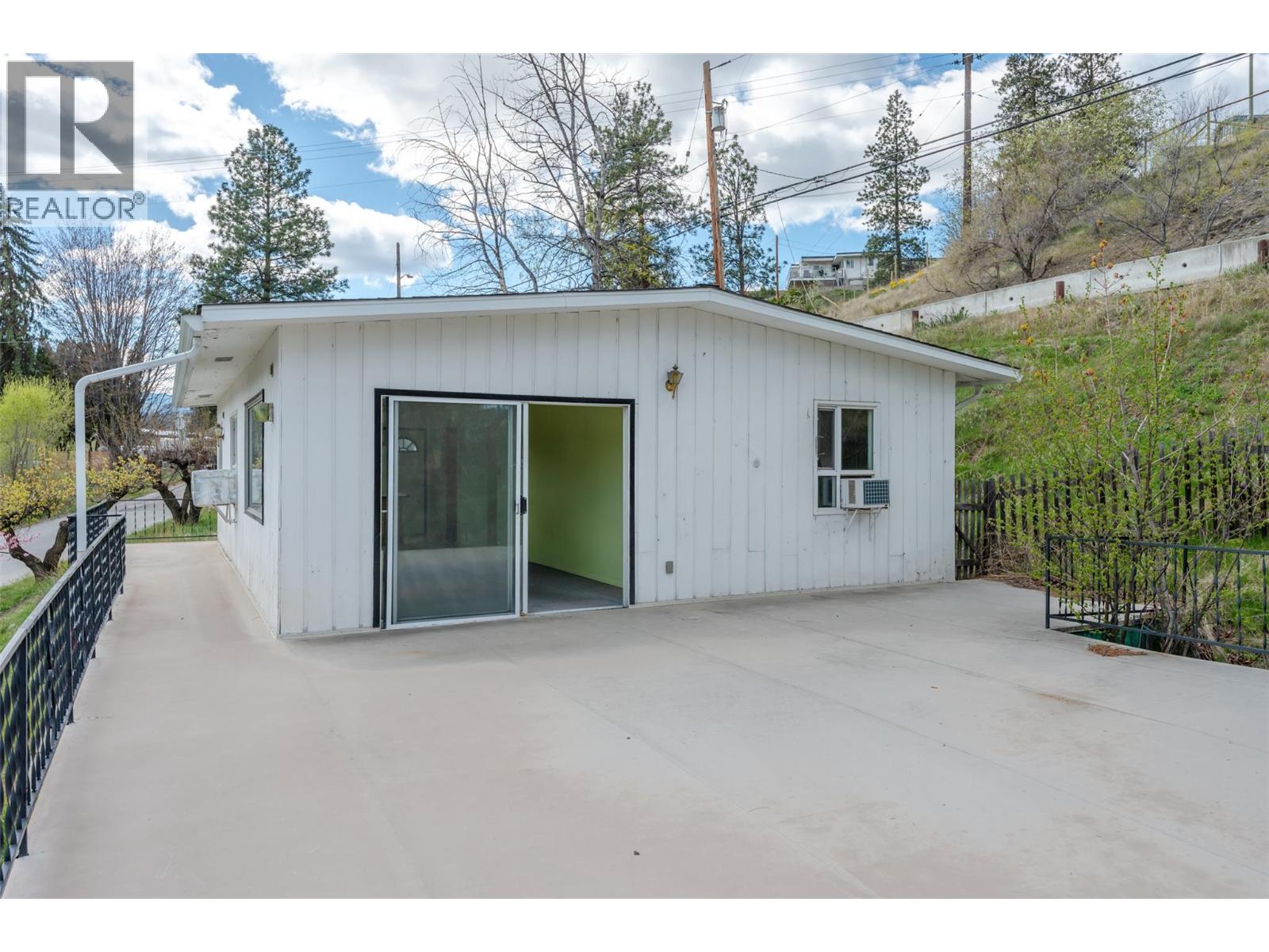 15489 Mellor Road, Summerland