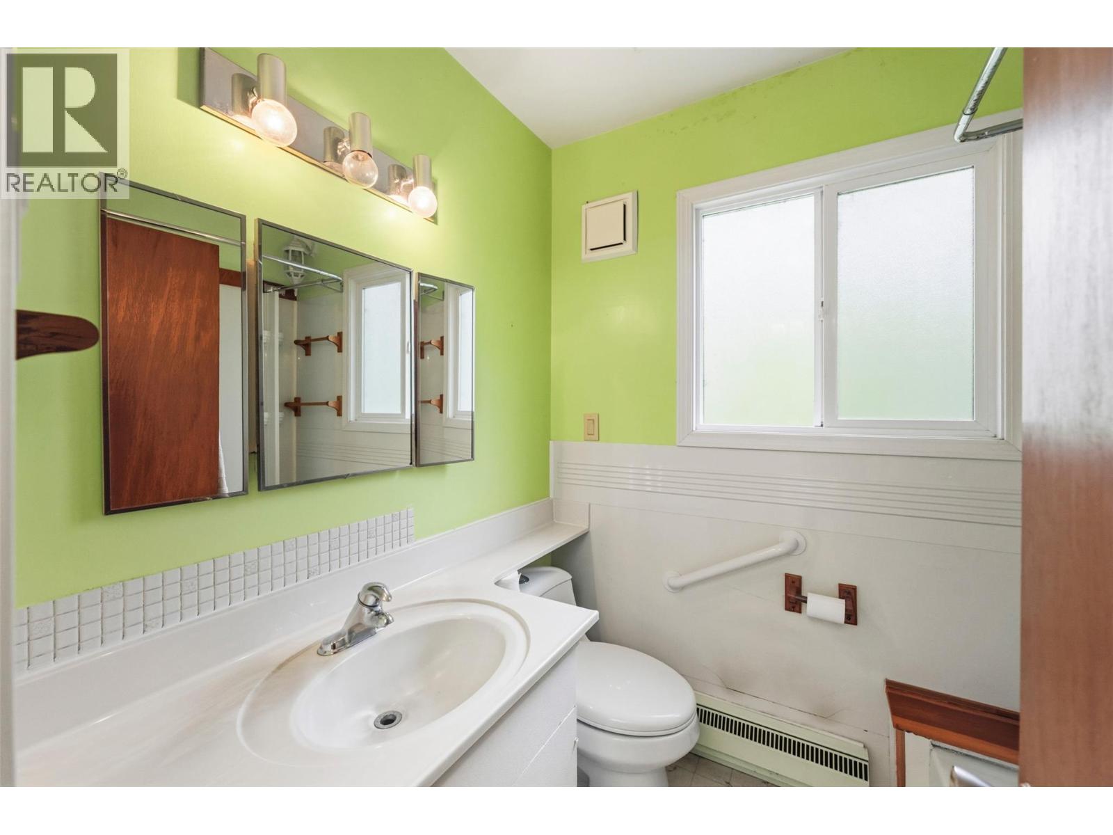 15489 Mellor Road, Summerland