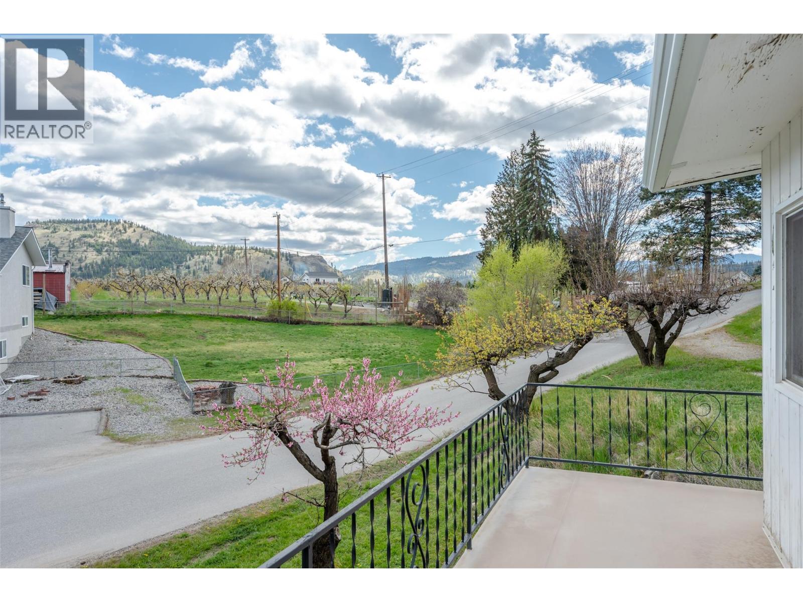 15489 Mellor Road, Summerland