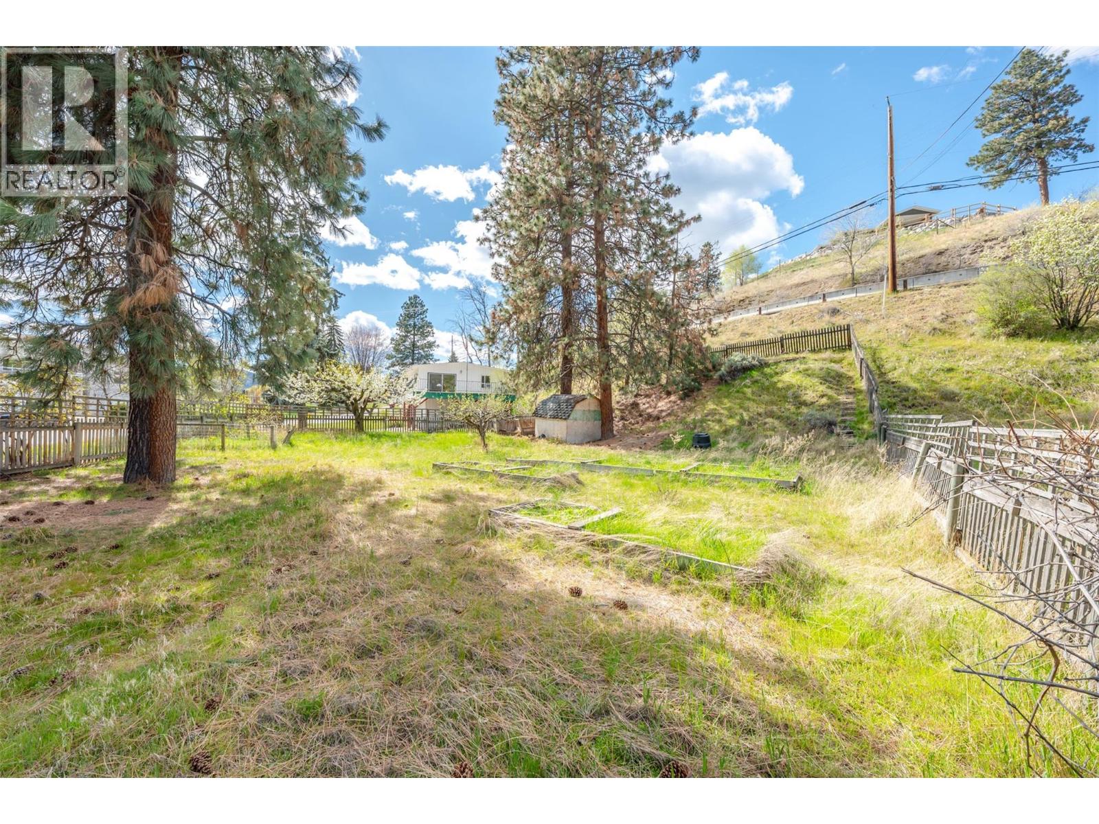 15489 Mellor Road, Summerland