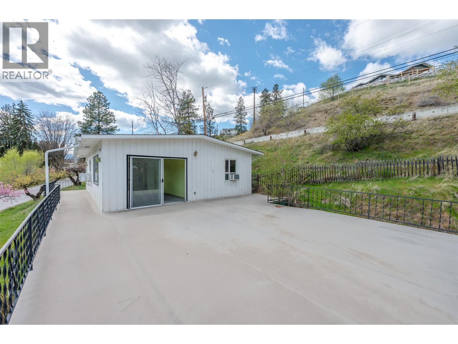 15489 Mellor Road, Summerland
