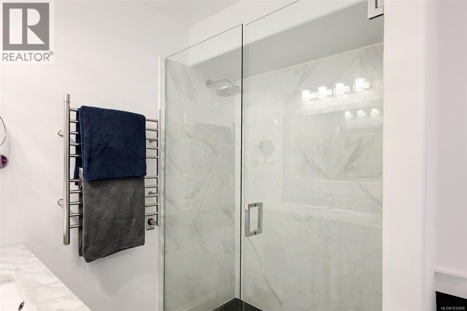  1290 Lidgate Court, Saanich