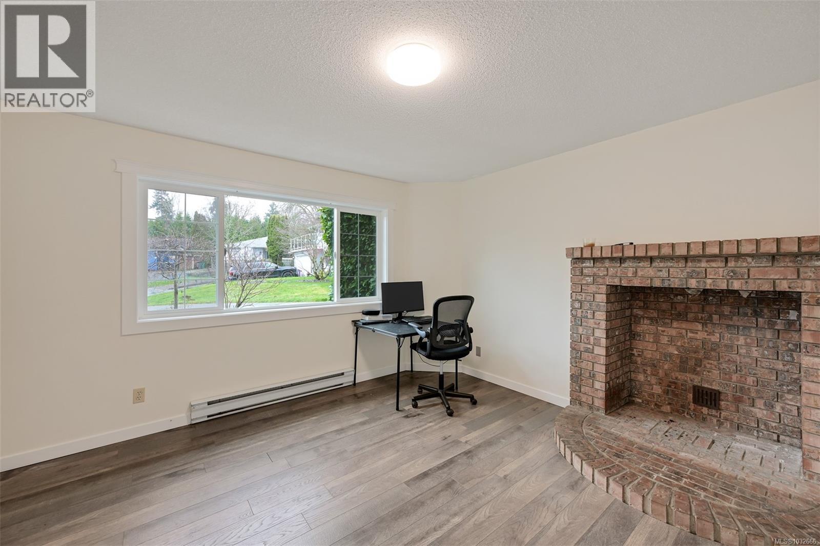  1290 Lidgate Court, Saanich