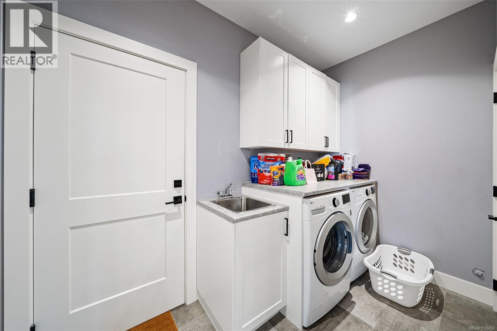  2137 Triangle Trail, Langford