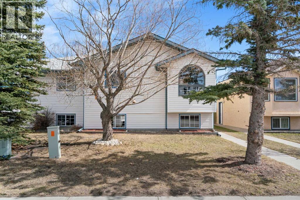 8 West Aarsby Road, Cochrane