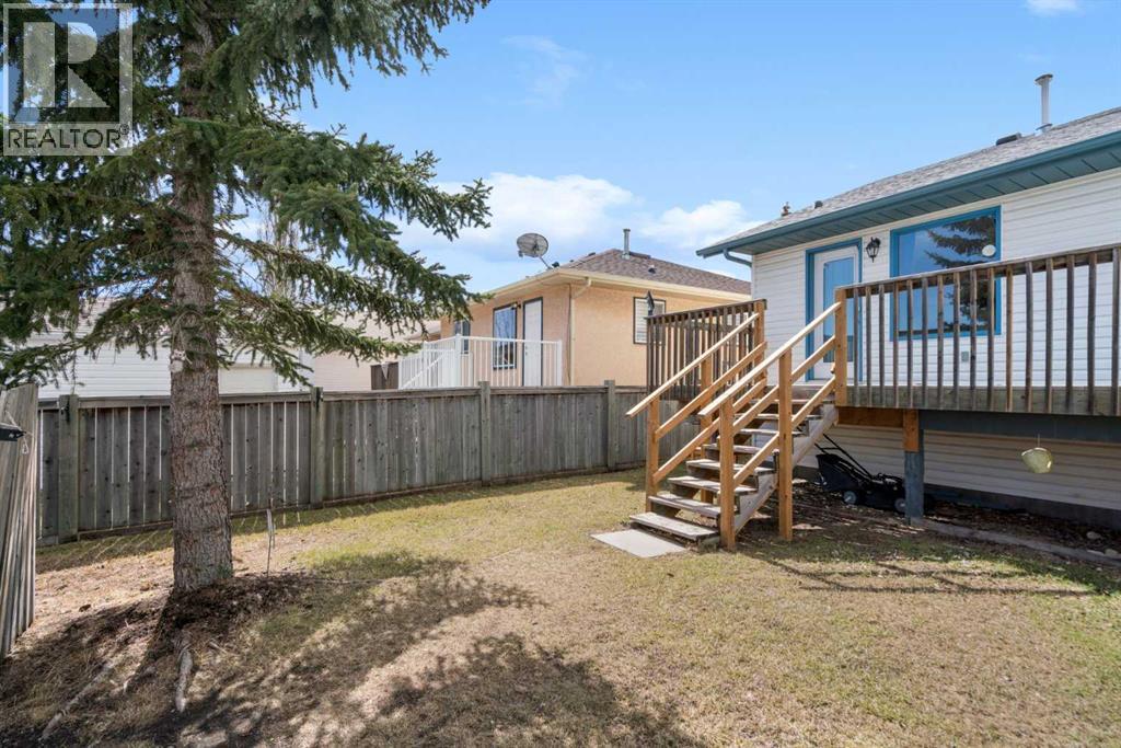 8 West Aarsby Road, Cochrane