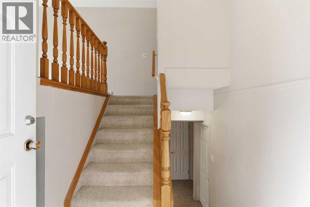 8 West Aarsby Road, Cochrane