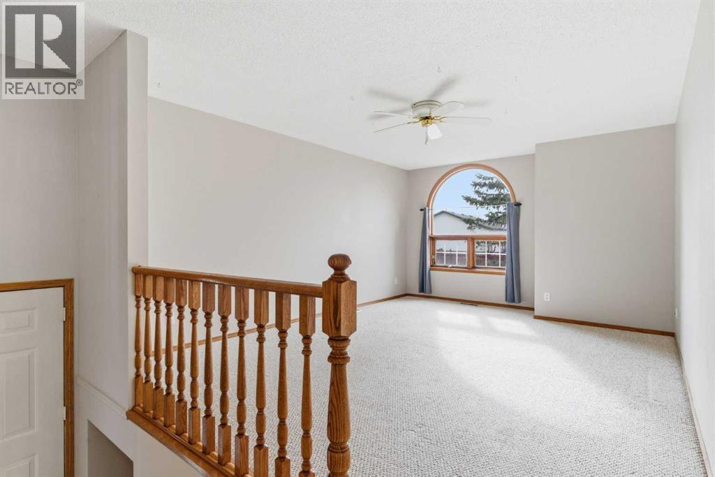 8 West Aarsby Road, Cochrane