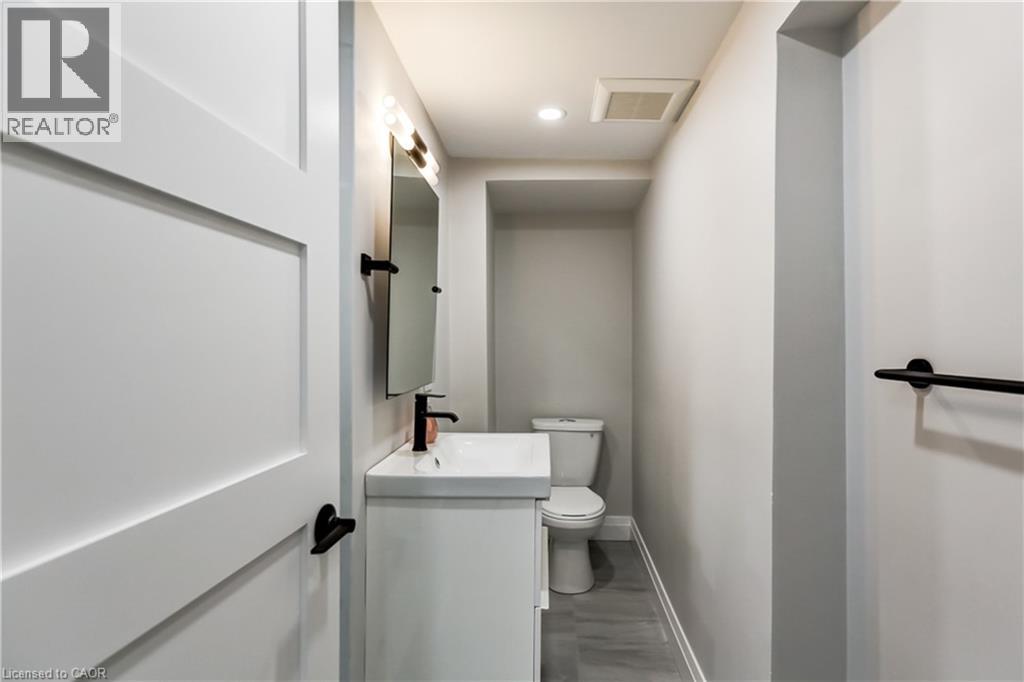 22 NORTH HEIGHTS Road Unit# LOWER, Toronto, Ontario, M9B2T1 — Photo 10