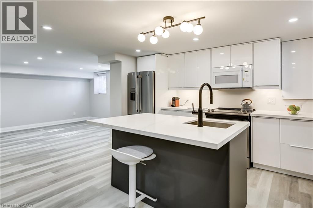 22 NORTH HEIGHTS Road Unit# LOWER, Toronto, Ontario, M9B2T1 — Photo 2