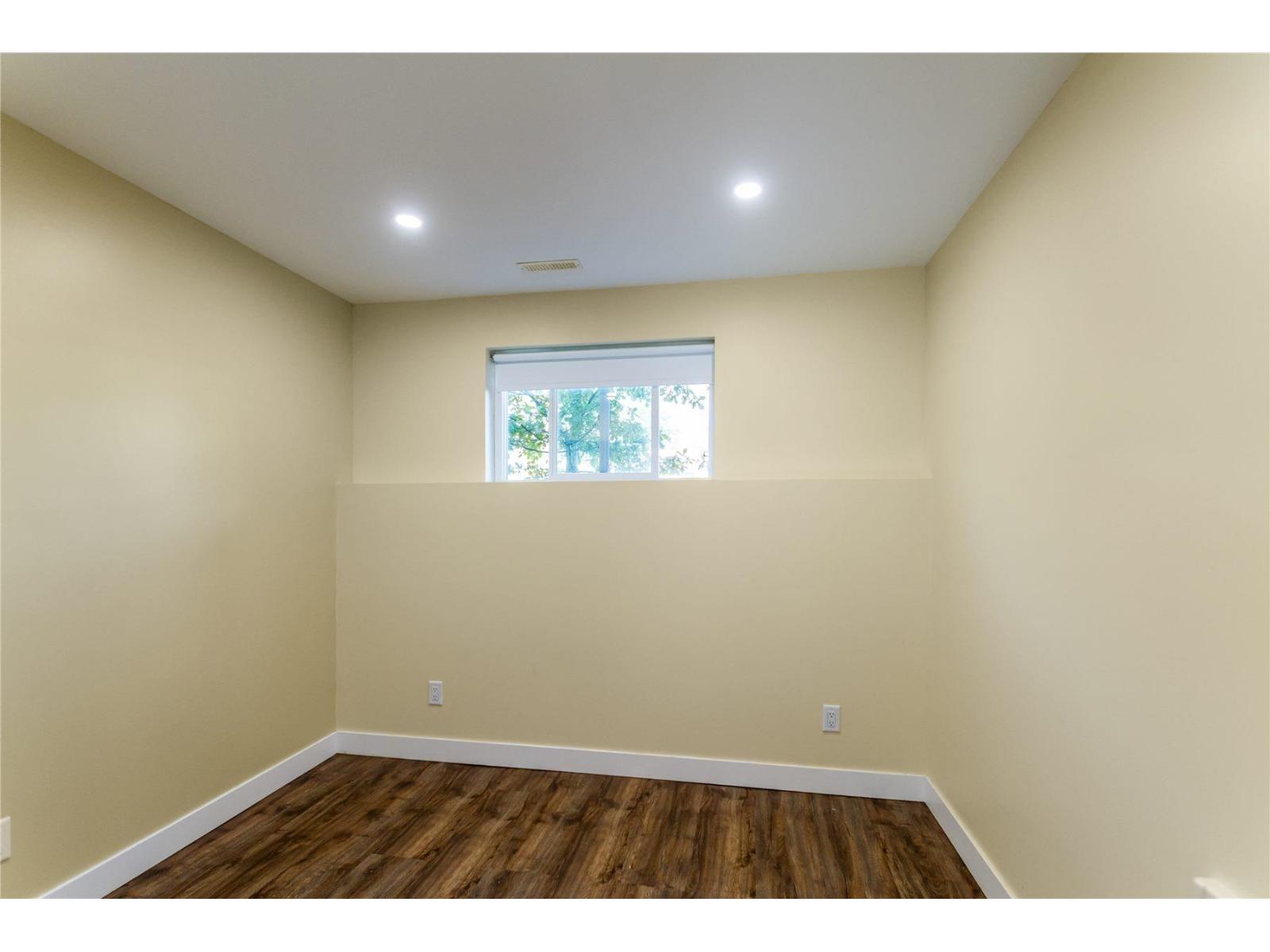 5 Bed, 2 Bath House for Sale in Hope – 648 WILLOW STREET, Hope - Image 13