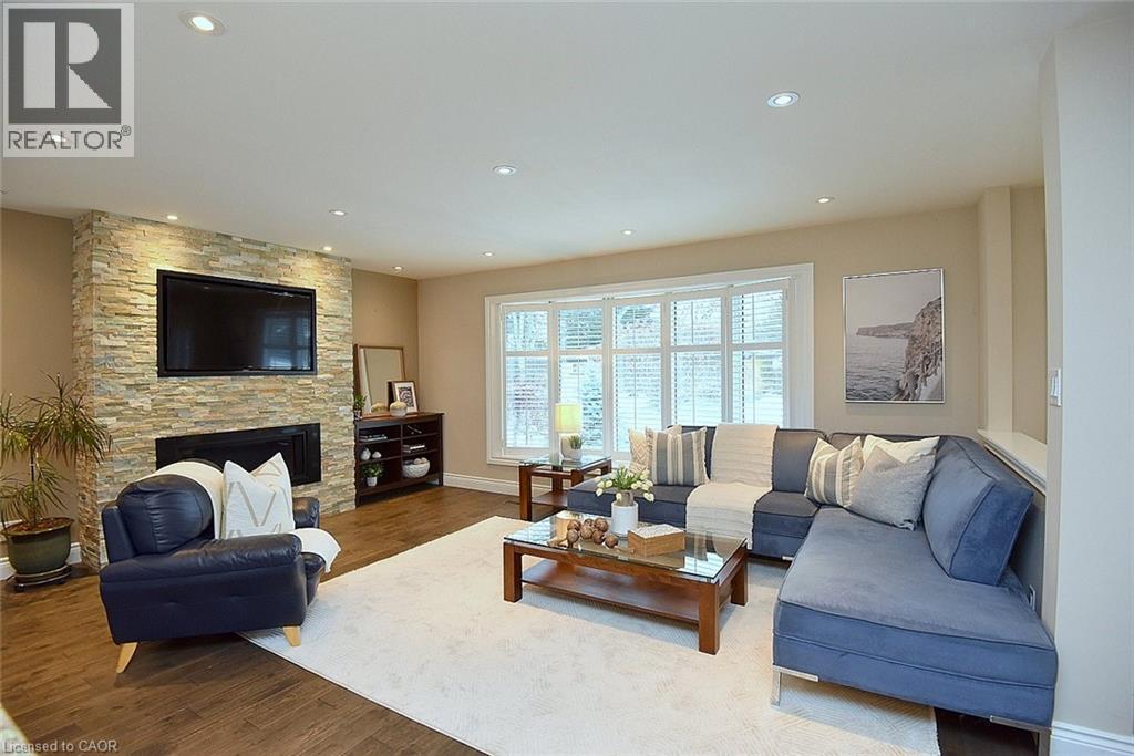 626 VANDERBURGH Drive - 8