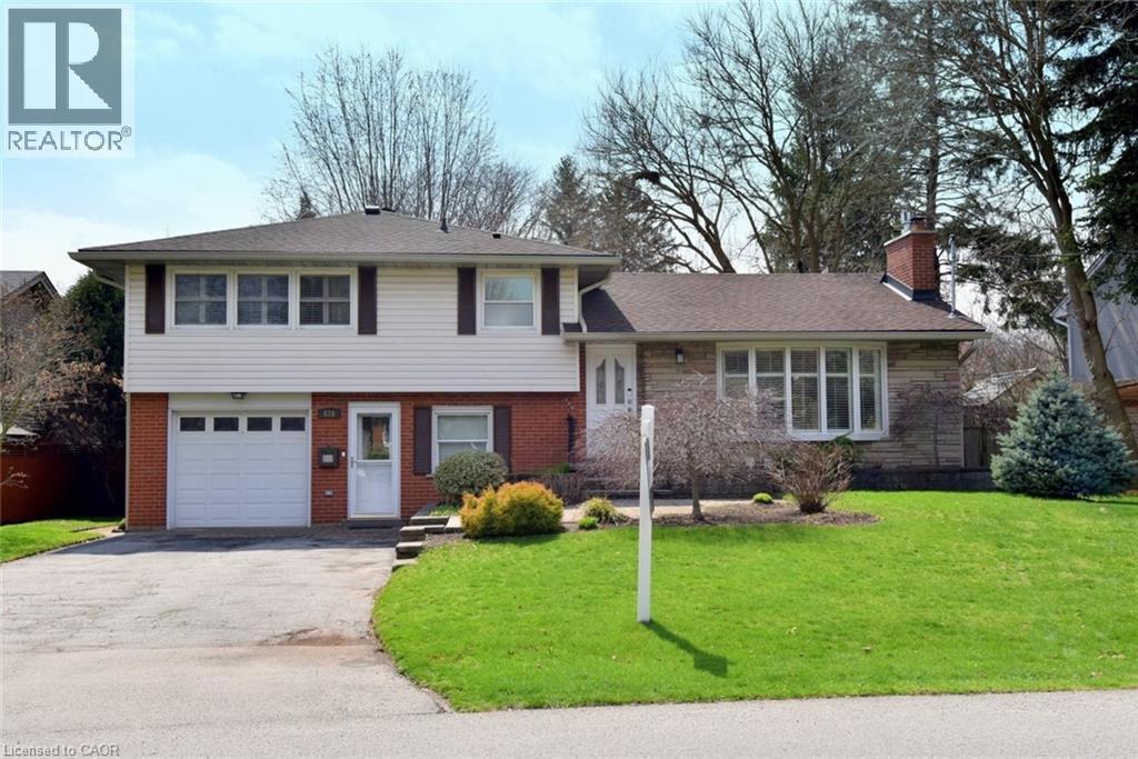626 VANDERBURGH Drive - 1