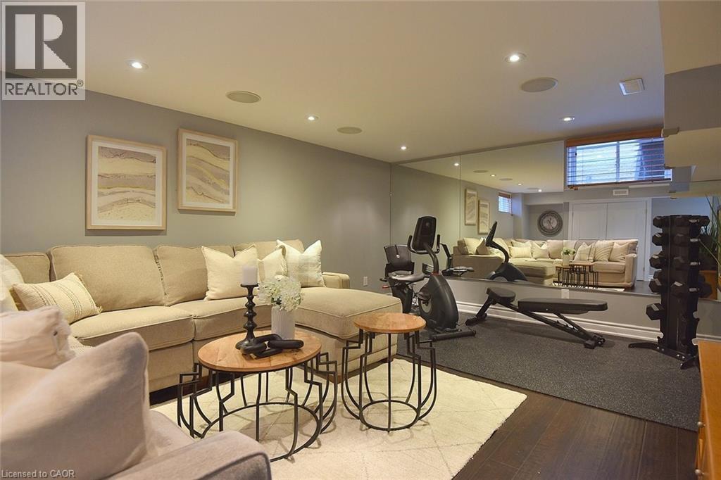 626 VANDERBURGH Drive - 35