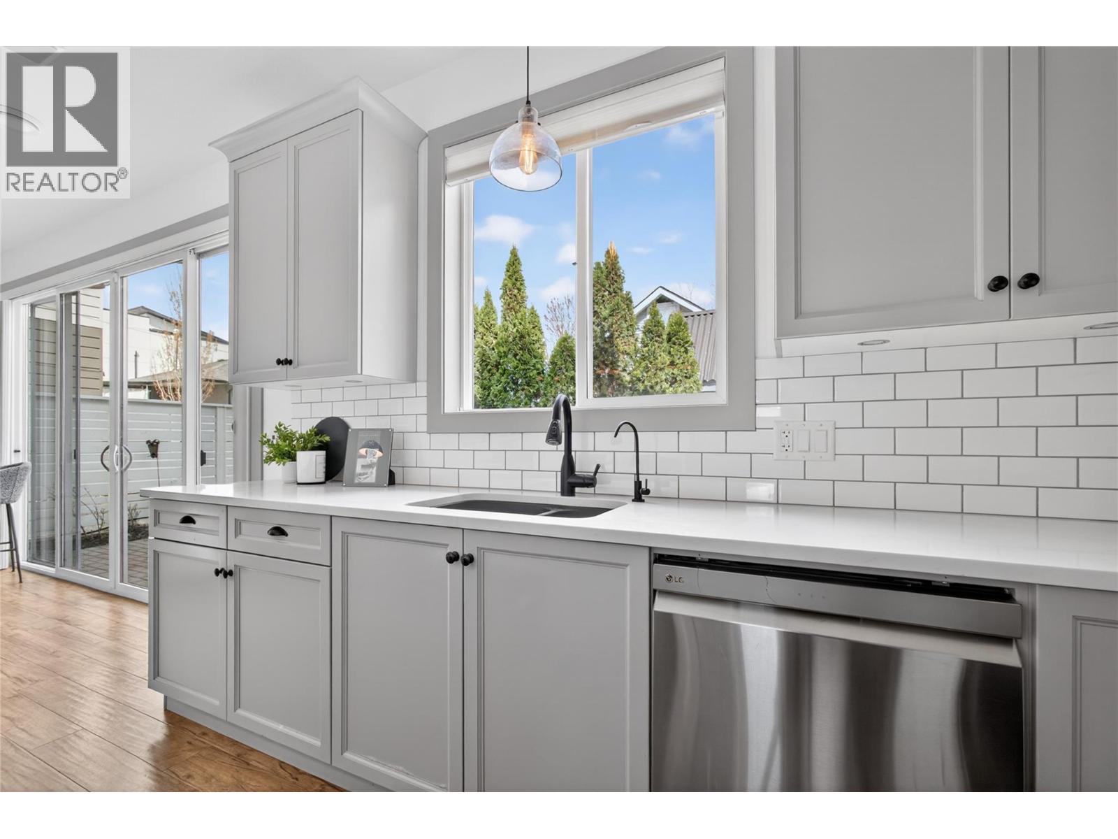  955 Coronation Avenue, Kelowna