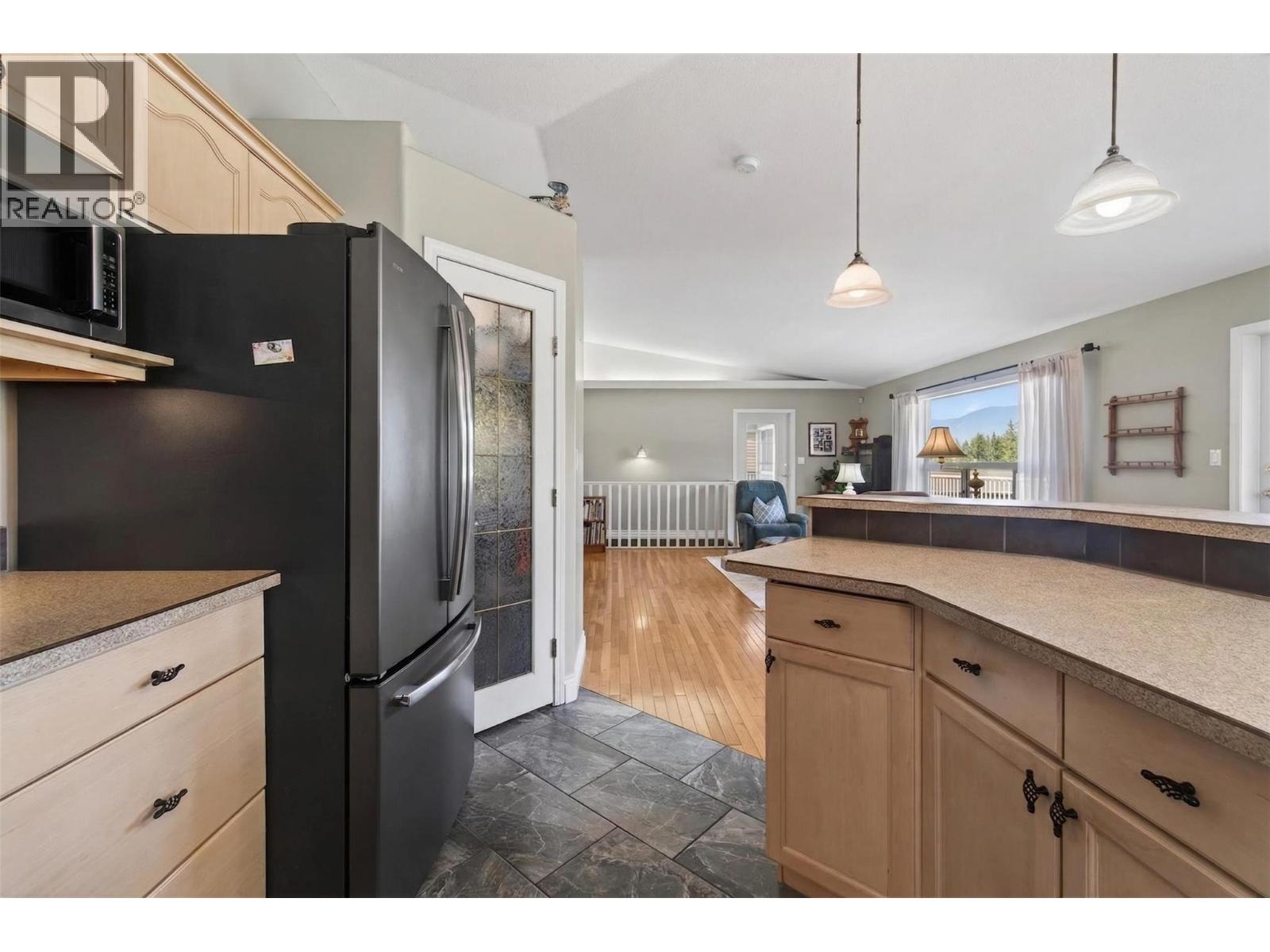 3181 8 AVENUE SE - 16