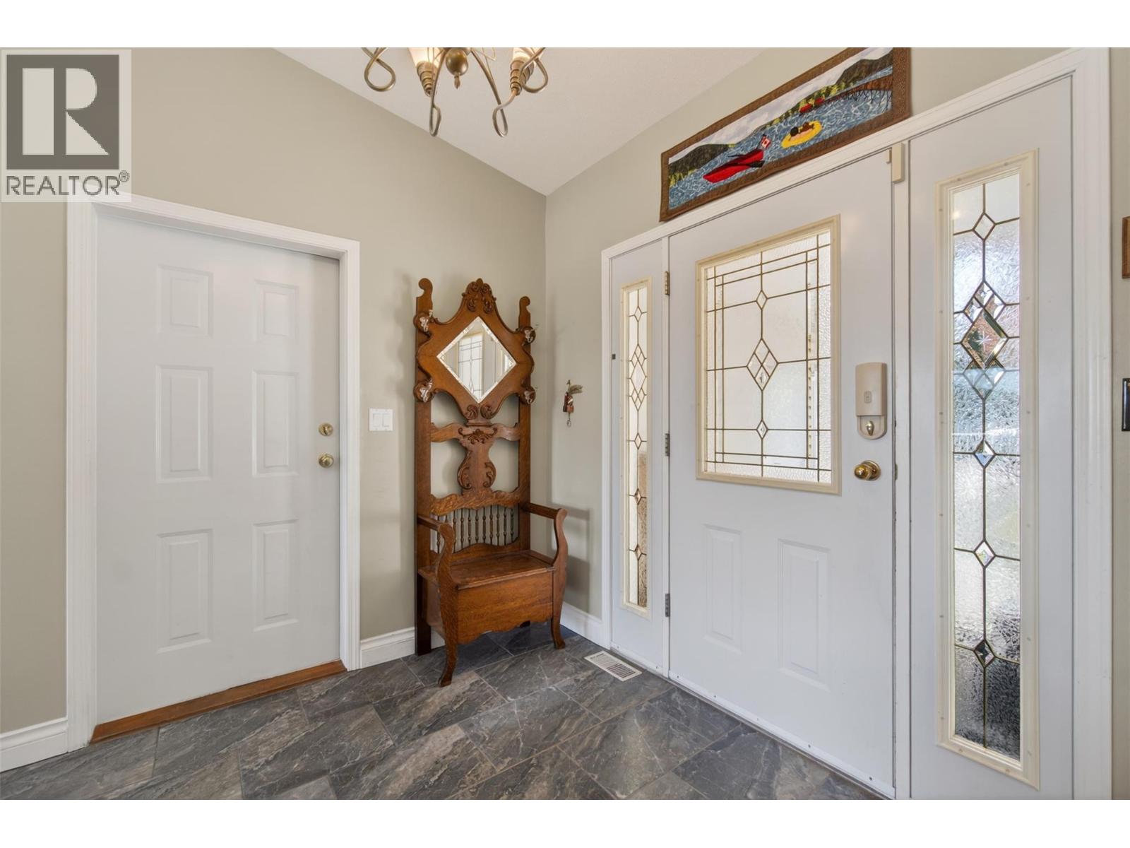 3181 8 AVENUE SE - 32