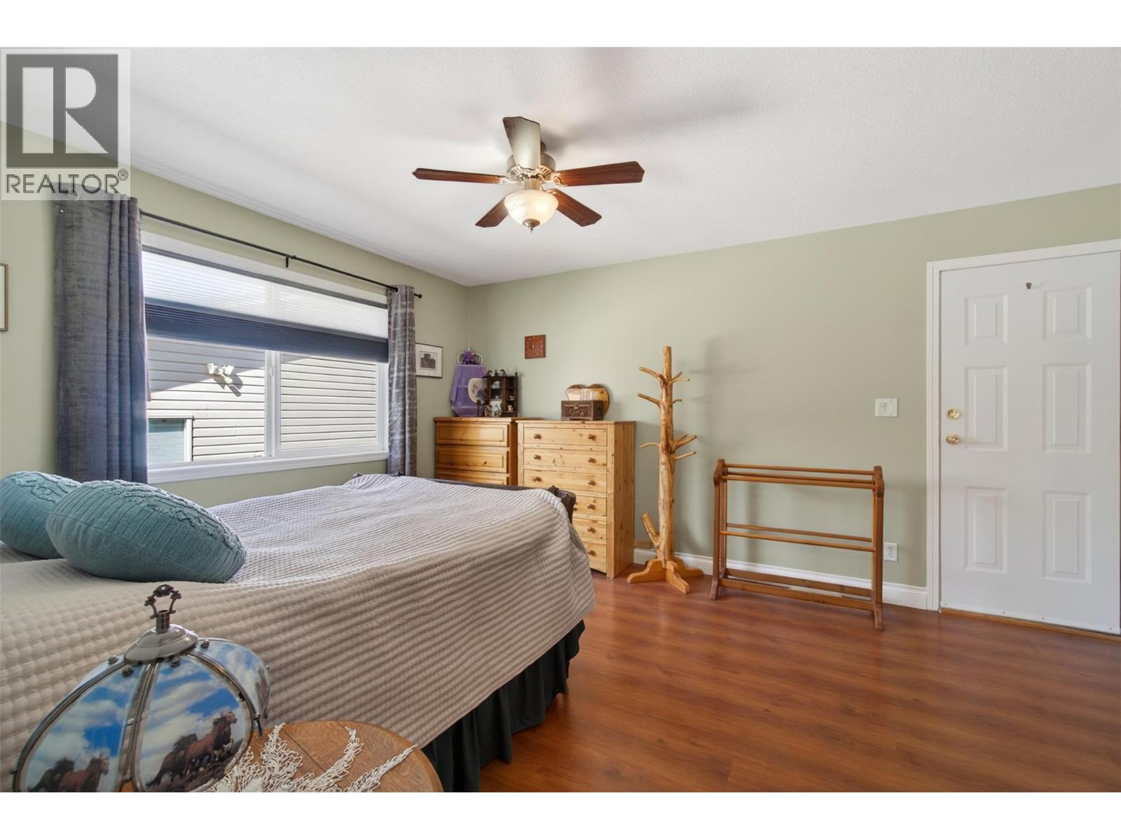 3181 8 AVENUE SE - 43