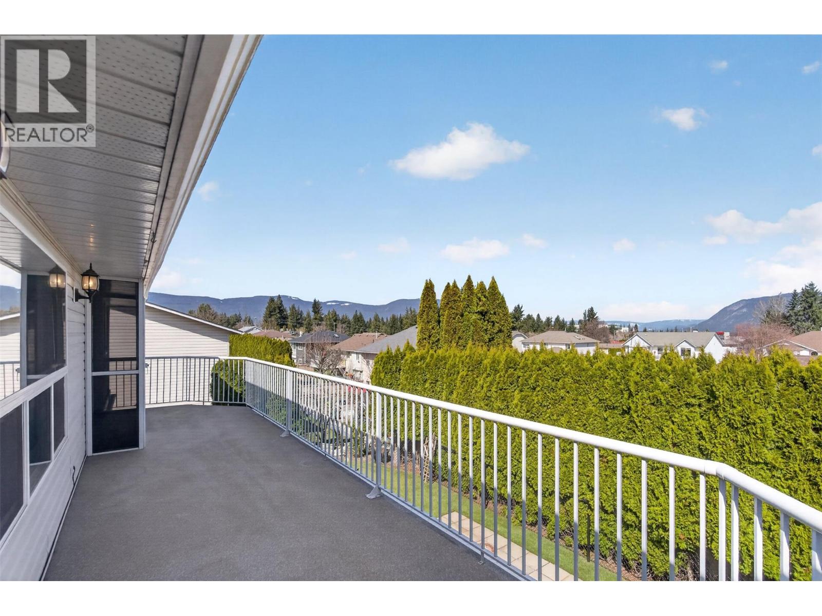 3181 8 AVENUE SE - 51