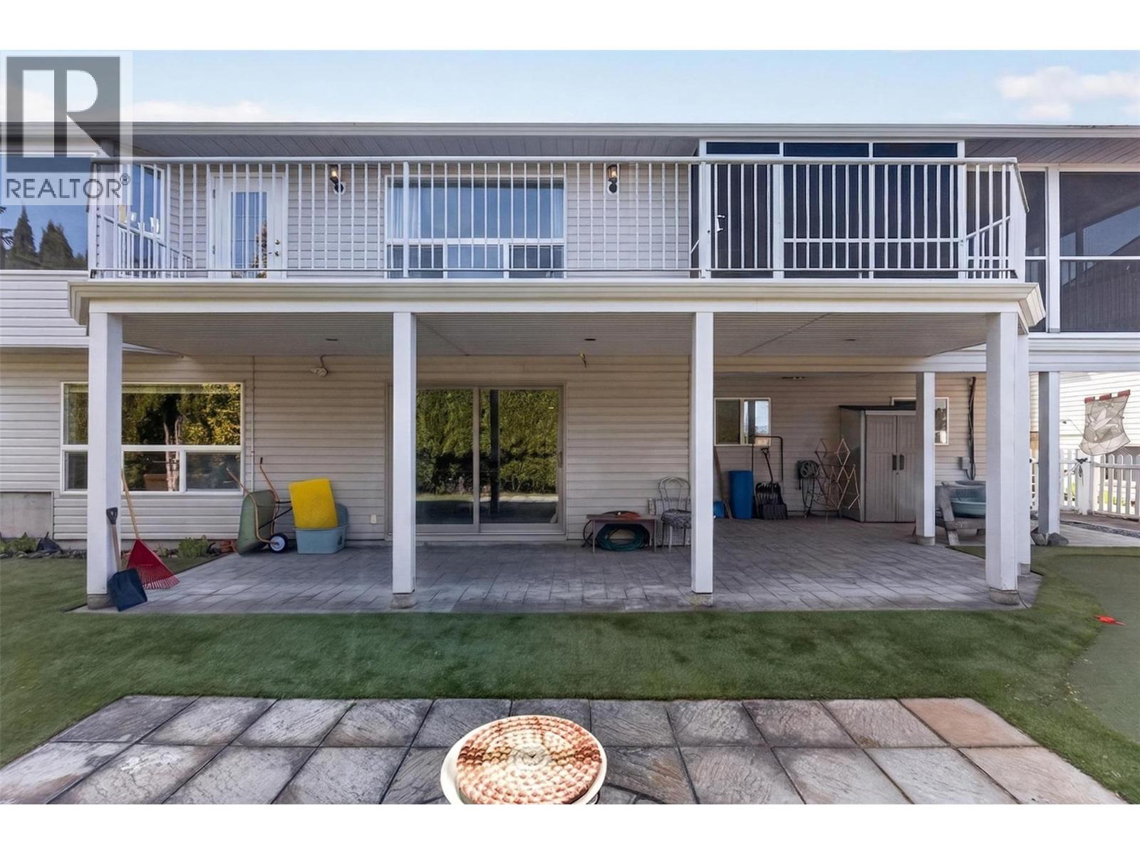 3181 8 AVENUE SE - 76