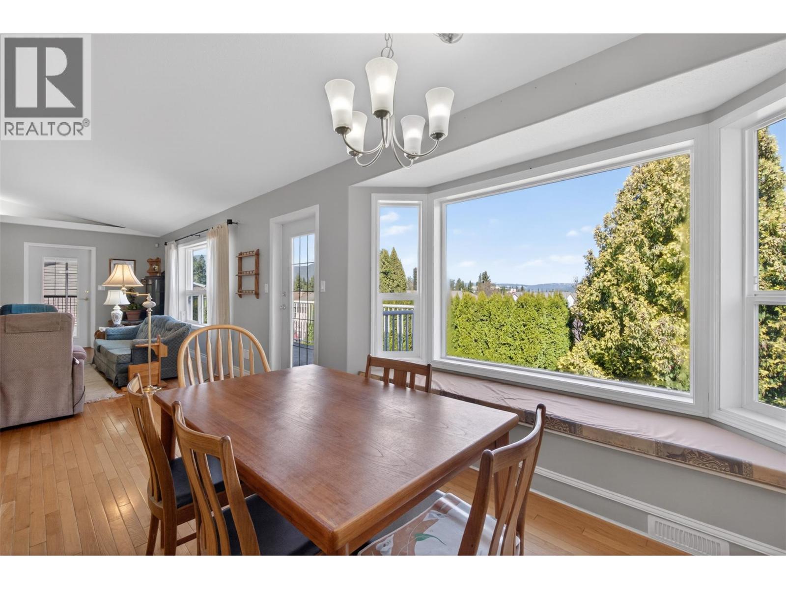 3181 8 AVENUE SE - 21