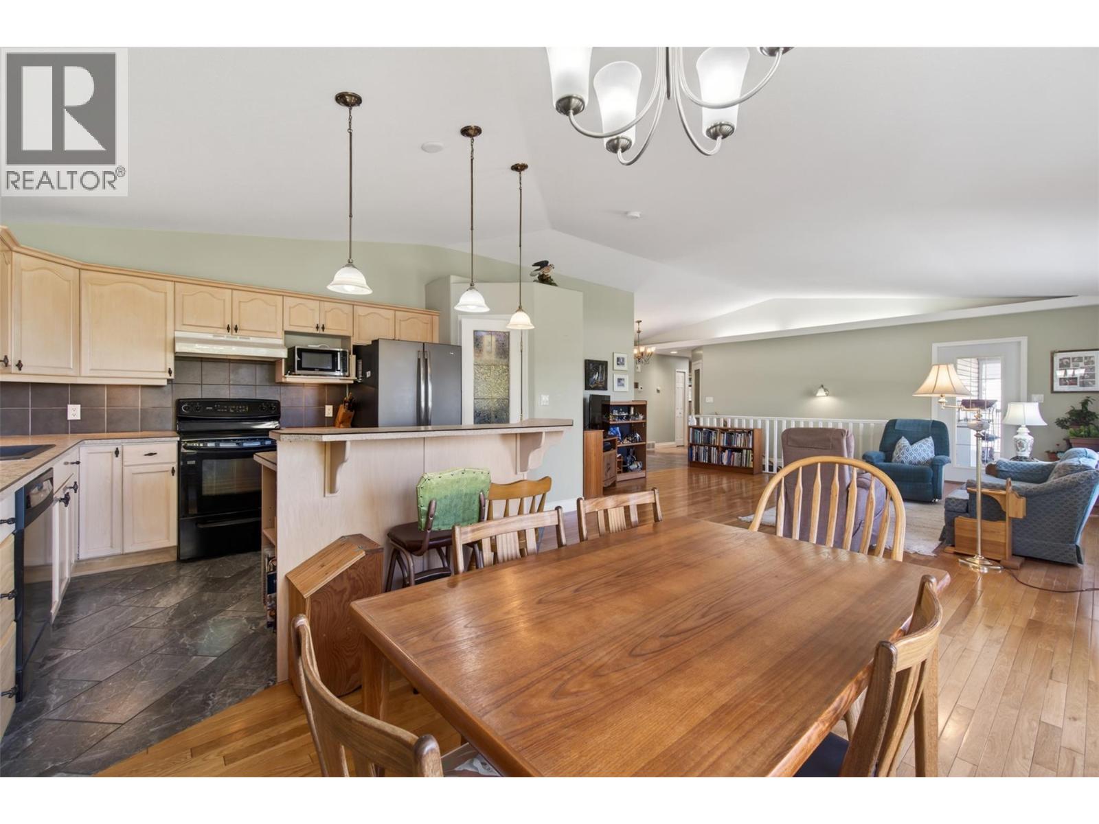 3181 8 AVENUE SE - 24