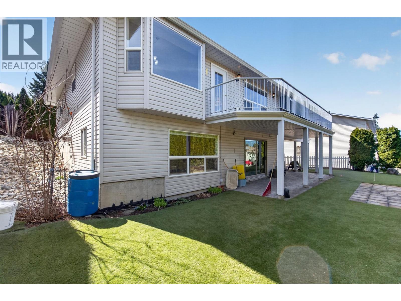 3181 8 AVENUE SE - 75