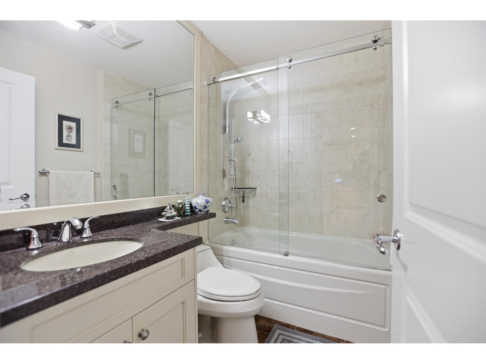 402 15445 VINE AVENUE, White Rock