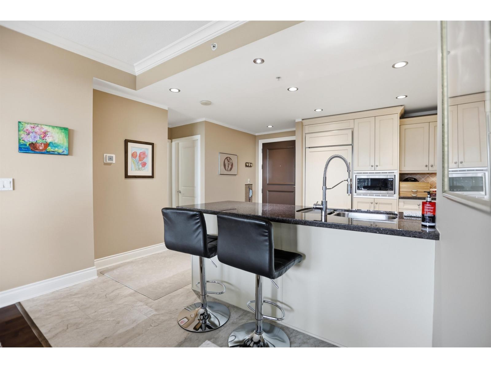 402 15445 VINE AVENUE, White Rock