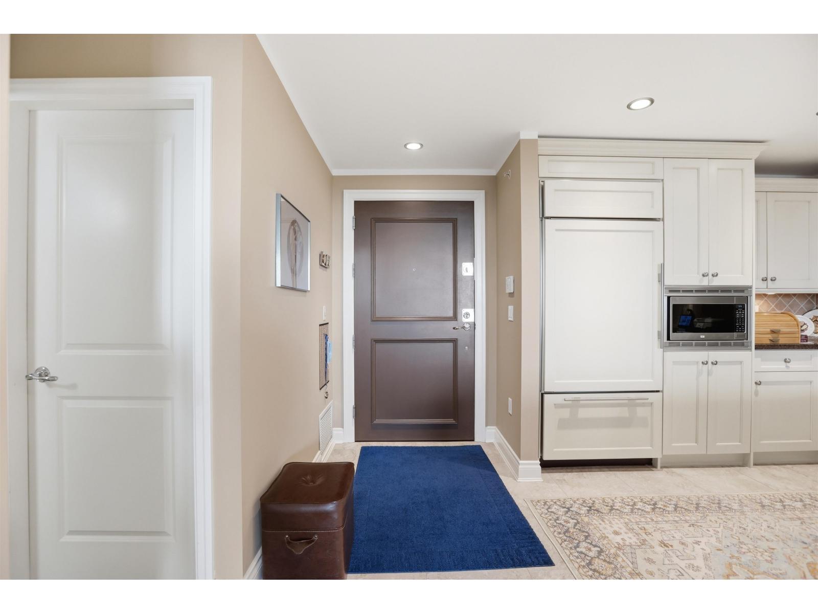 402 15445 VINE AVENUE, White Rock