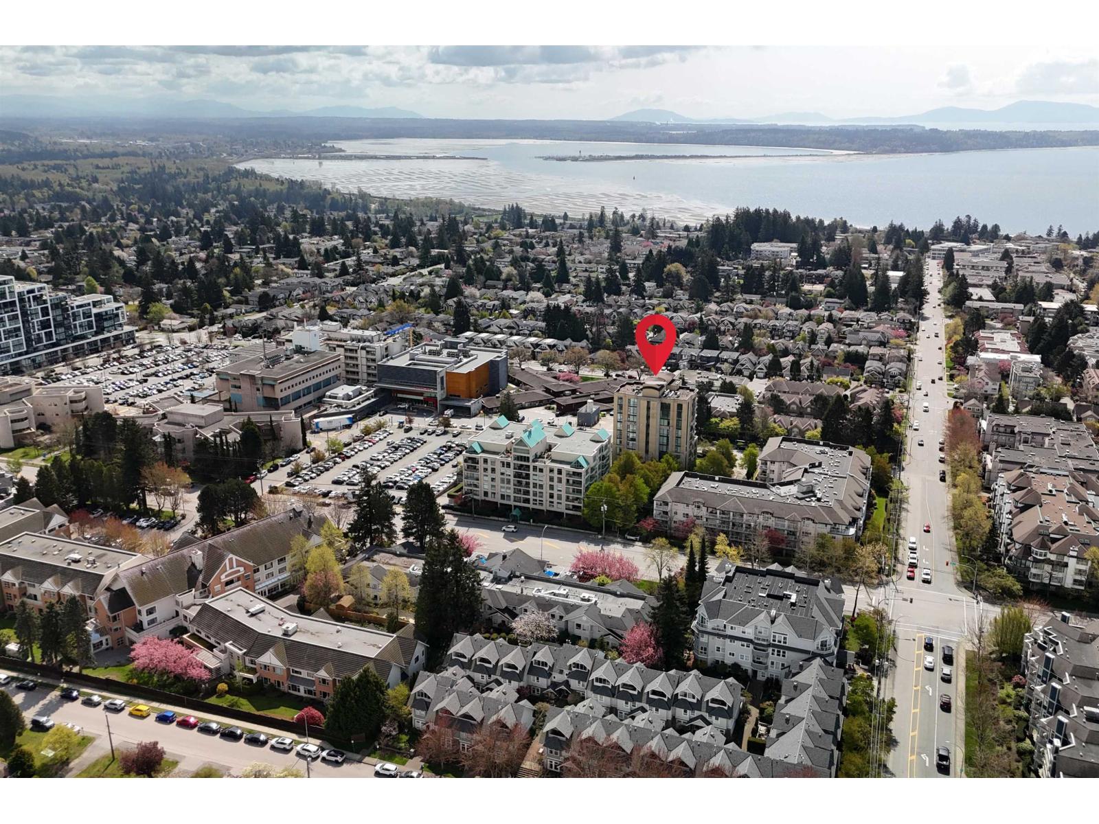 402 15445 VINE AVENUE, White Rock