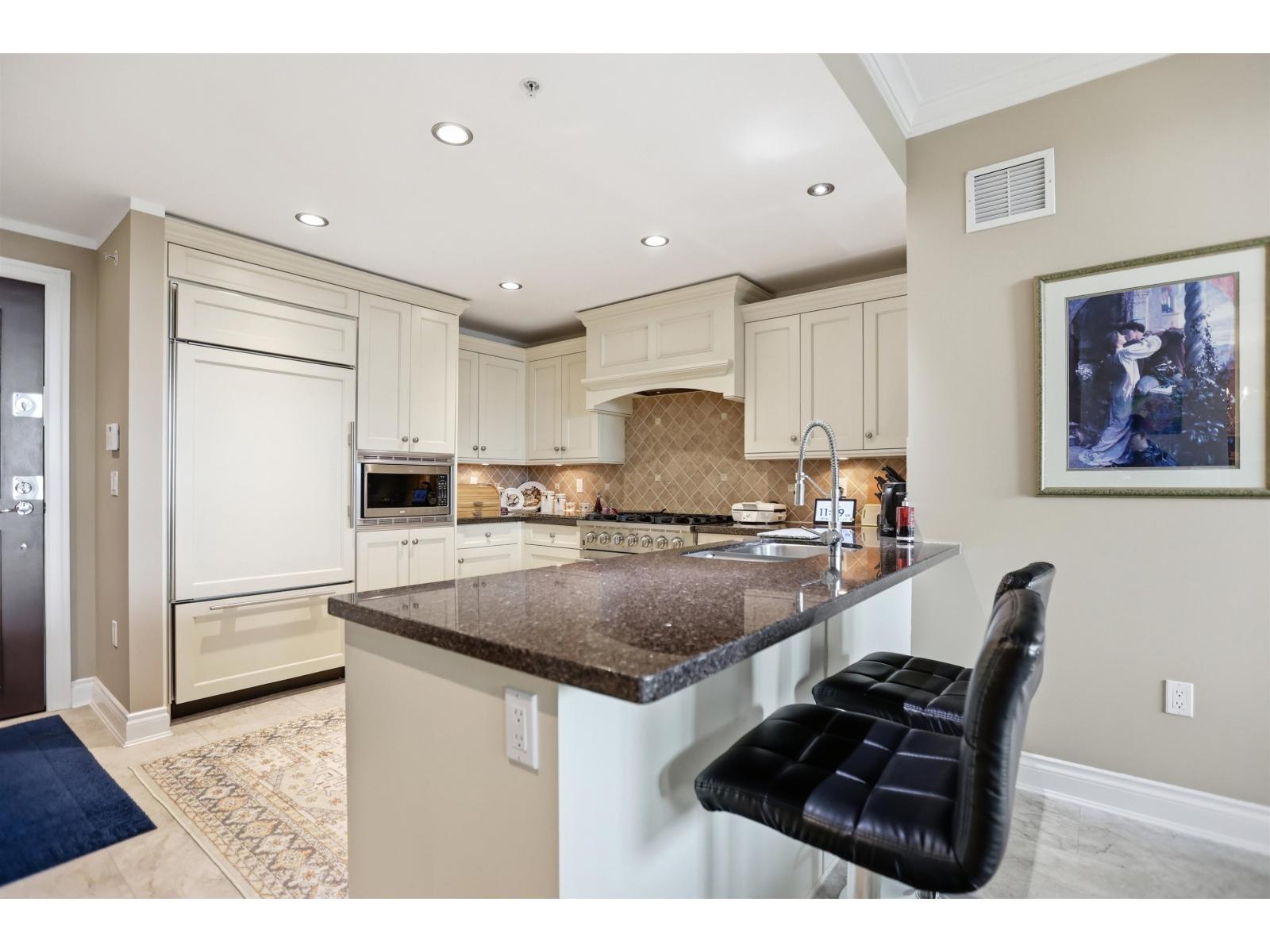 402 15445 VINE AVENUE, White Rock