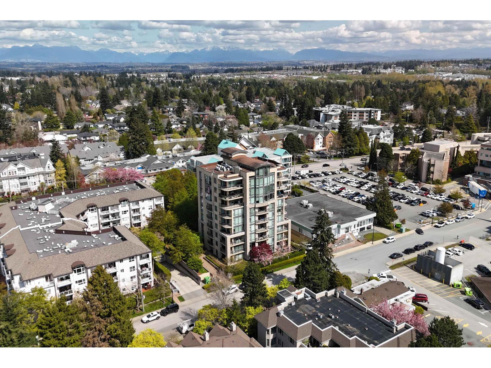 402 15445 VINE AVENUE, White Rock