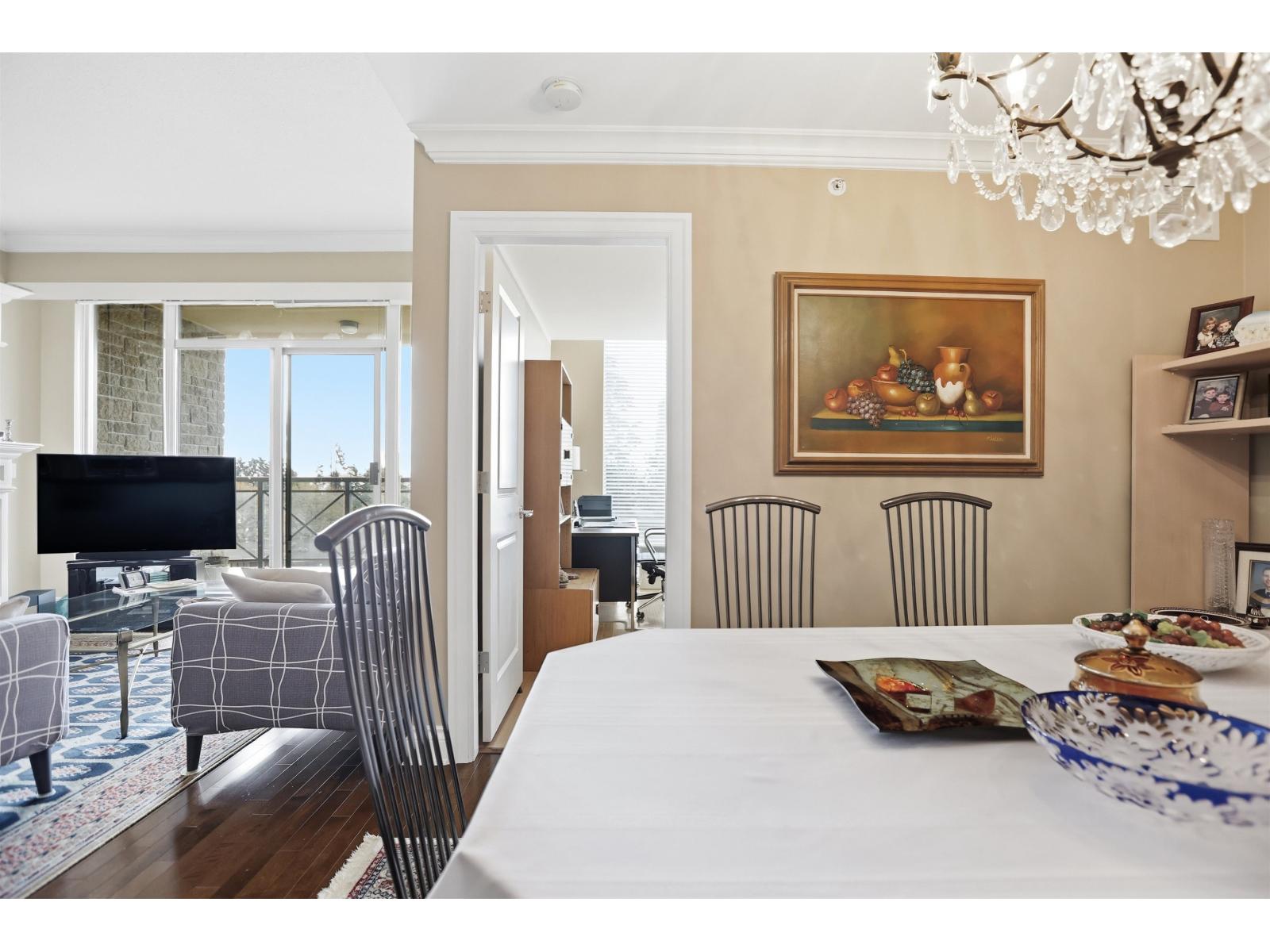 402 15445 VINE AVENUE, White Rock