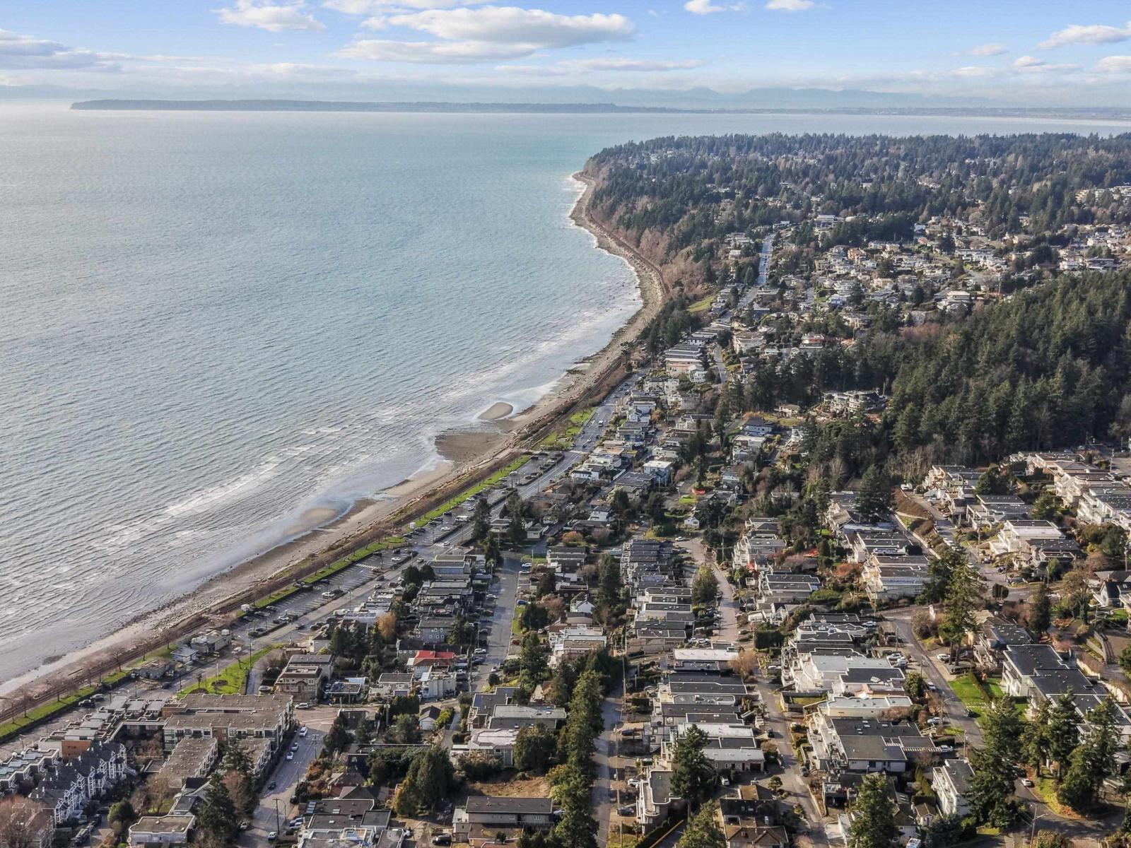 308 1437 FOSTER STREET, White Rock