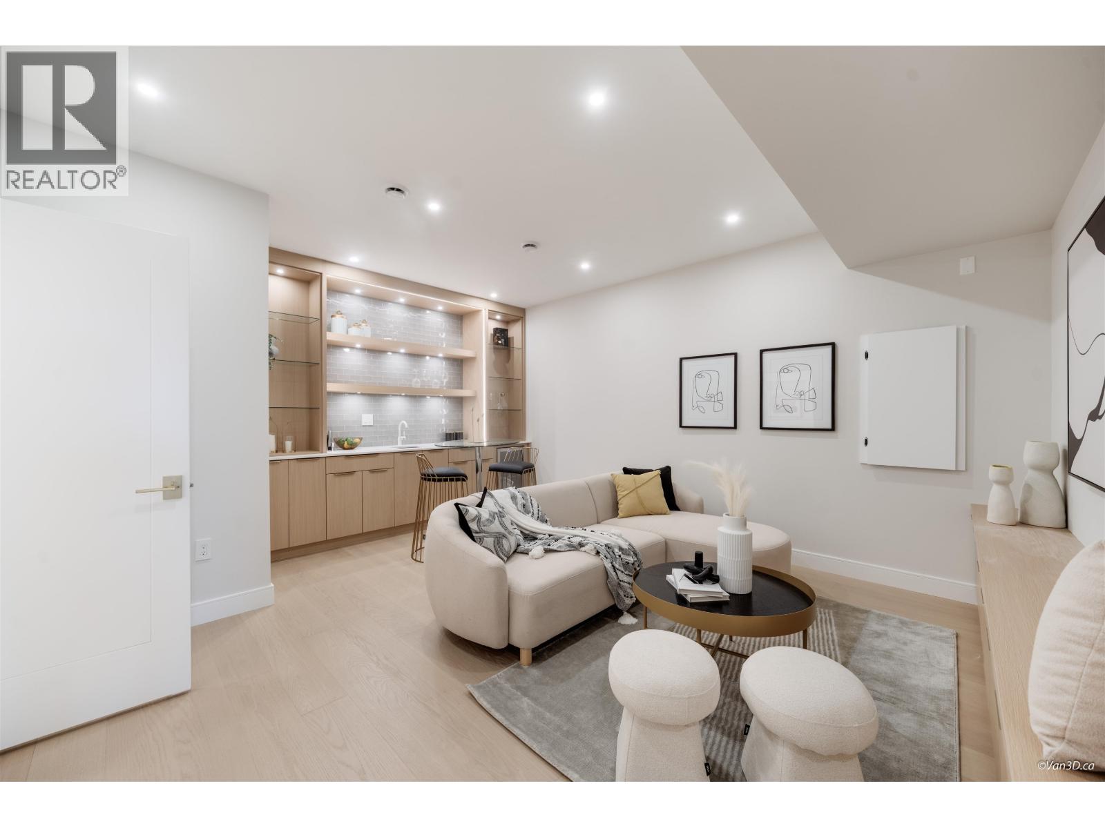 971 ADDERLEY STREET, North Vancouver