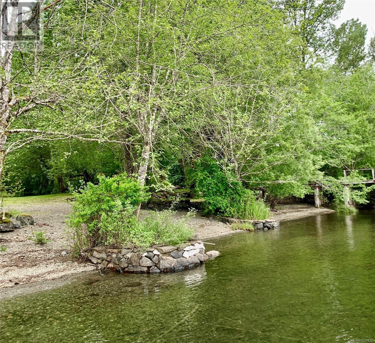  10200 South Shore Road, Honeymoon Bay