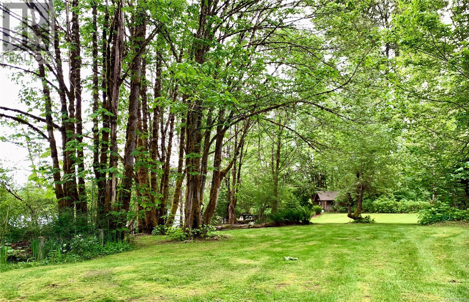  10200 South Shore Road, Honeymoon Bay