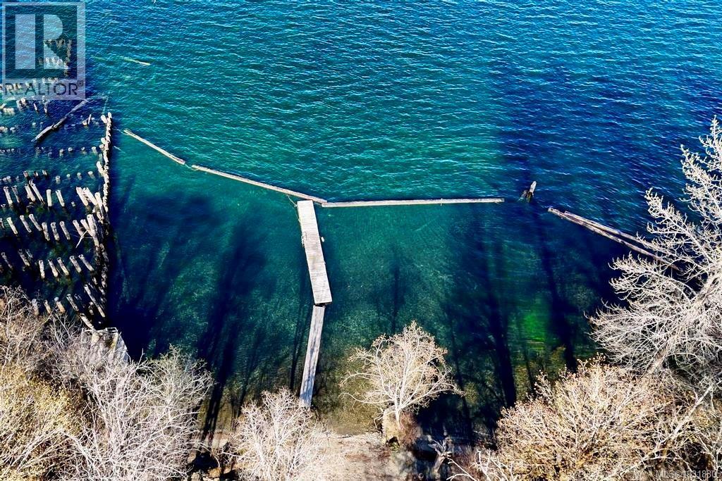  10200 South Shore Road, Honeymoon Bay