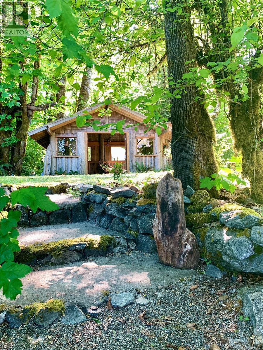  10200 South Shore Road, Honeymoon Bay