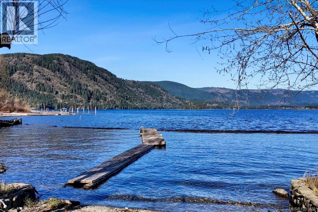  10200 South Shore Road, Honeymoon Bay