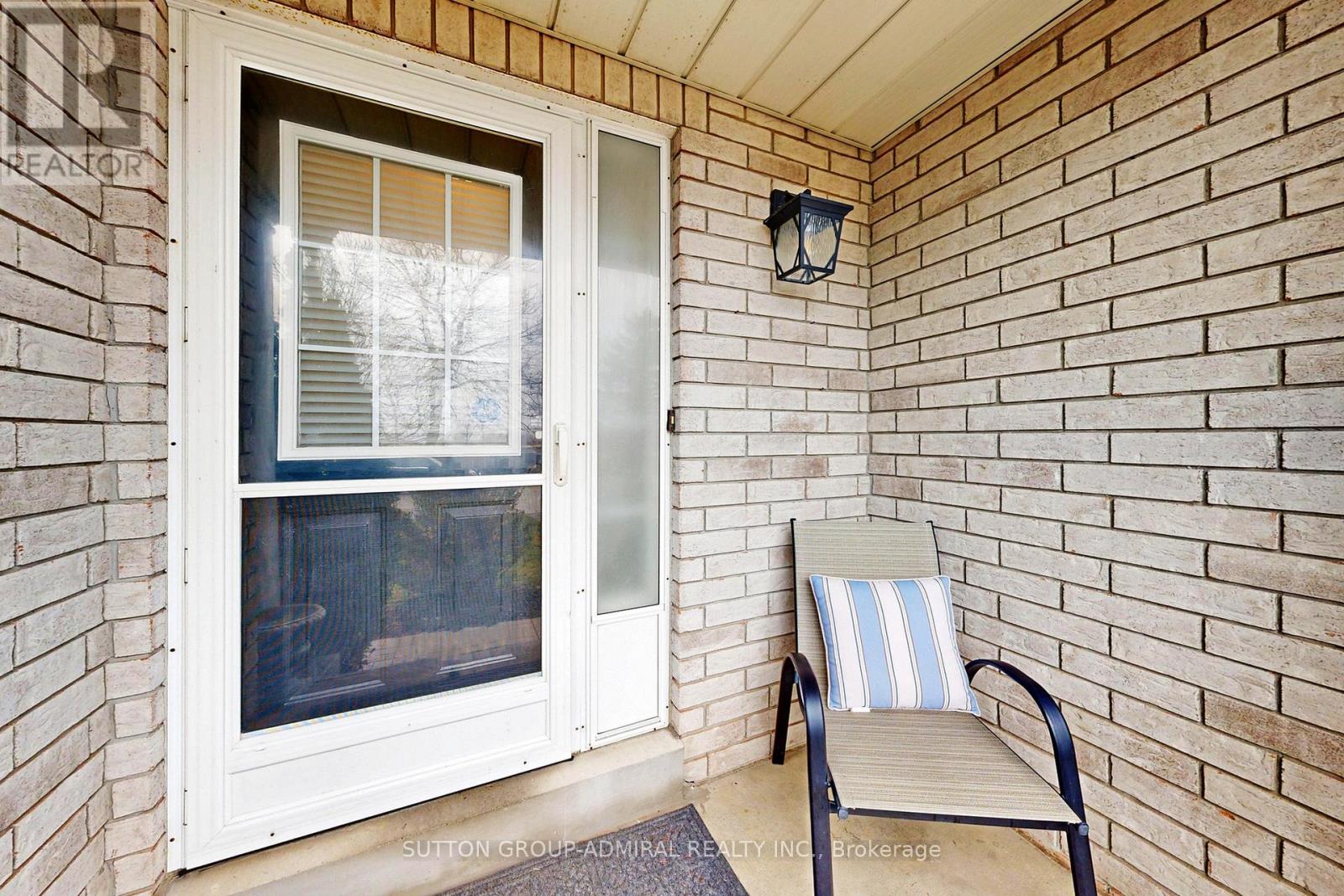 80 WALKVIEW CRESCENT, Richmond Hill (Oak Ridges), Ontario, L4E4H6 — Photo 2