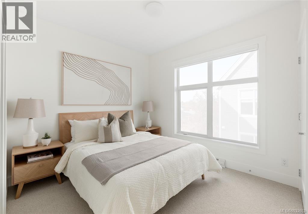 #11 2536 Shelbourne St - 24