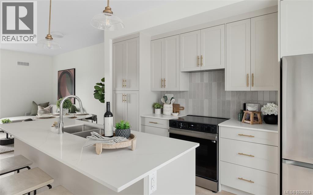 11 2536 Shelbourne Street, Victoria