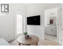 11 2536 Shelbourne St, Victoria, BC V8R4L5 Photo 30