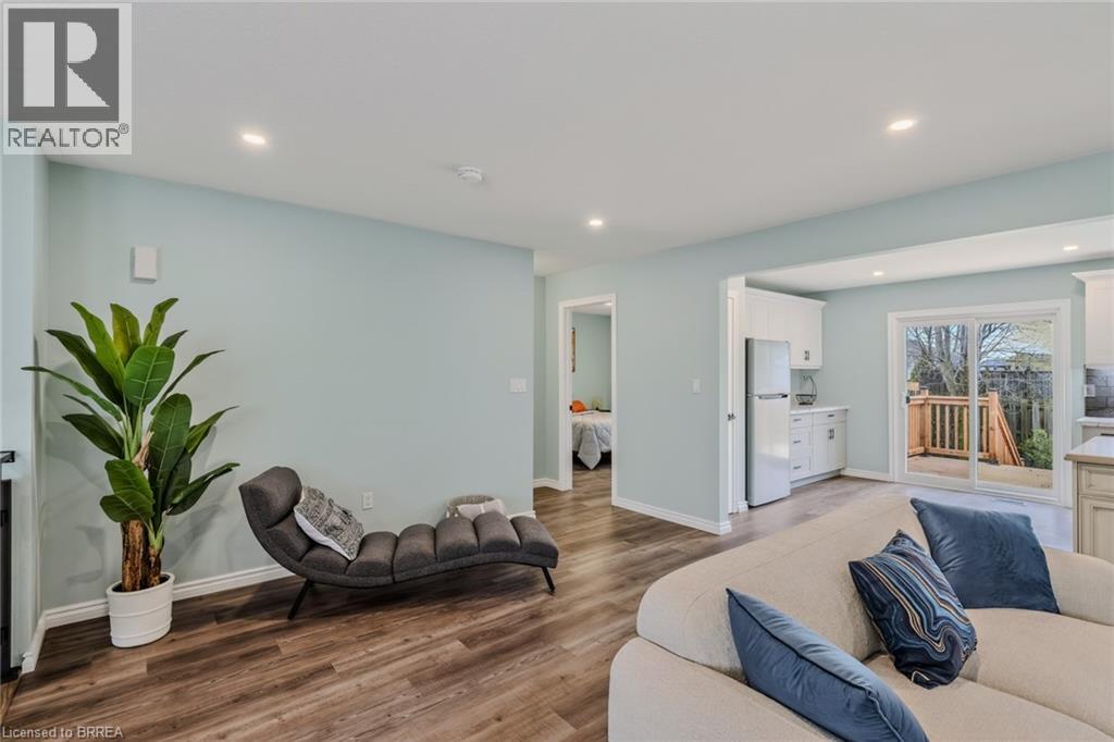 4 DOWDEN Avenue - 8
