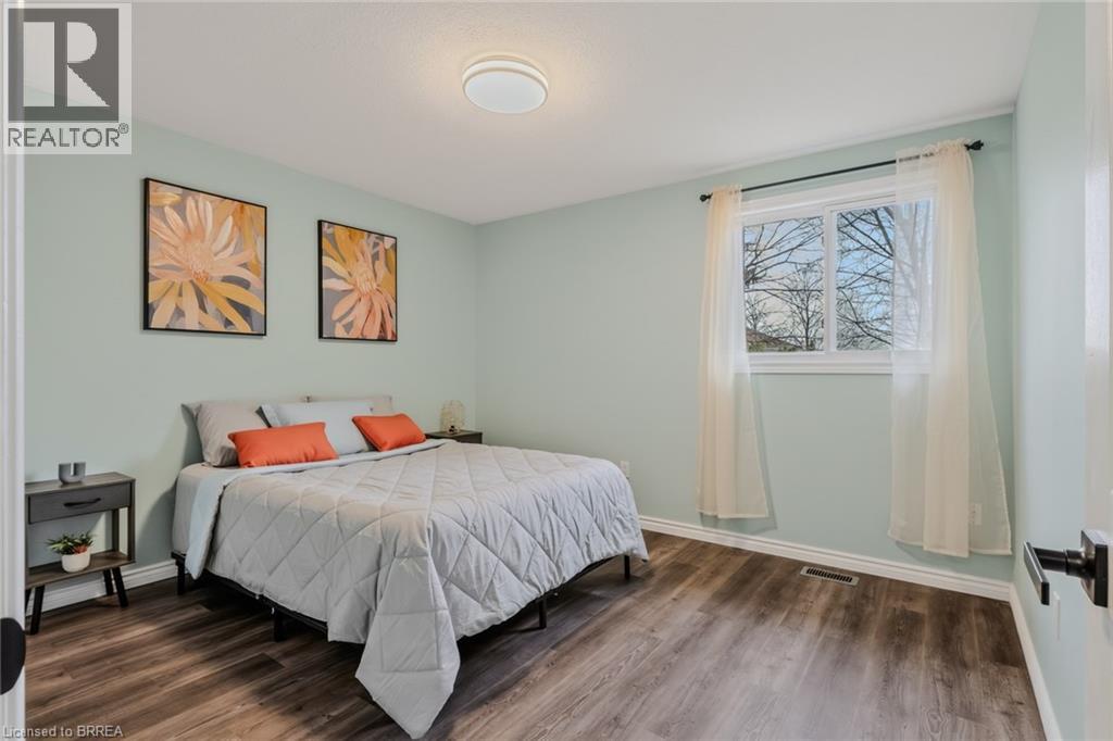 4 DOWDEN Avenue - 19