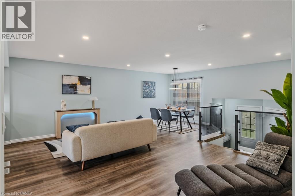 4 DOWDEN Avenue - 18