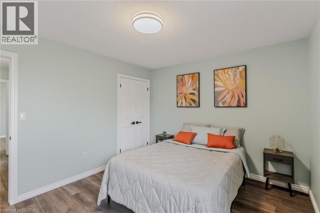 4 DOWDEN Avenue - 20
